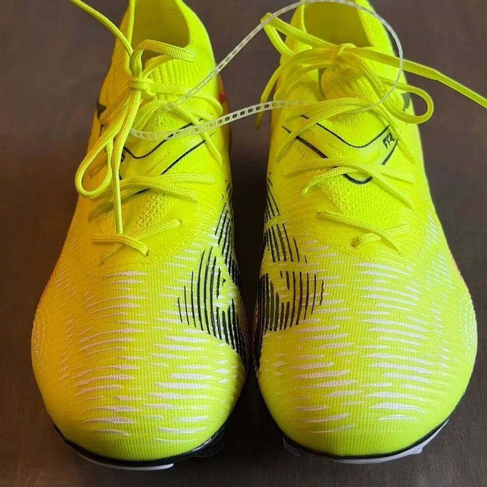 Puma Women’s size 6 Future 8 Match Soccer Cleat Yellow Pink